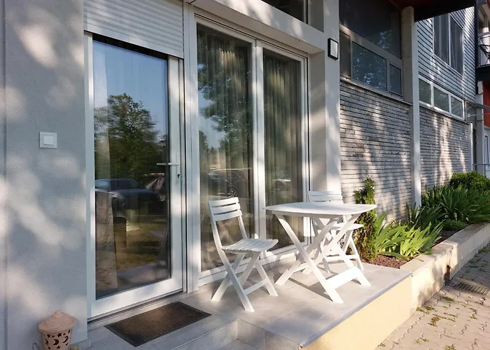 Ezuestpart Apartman